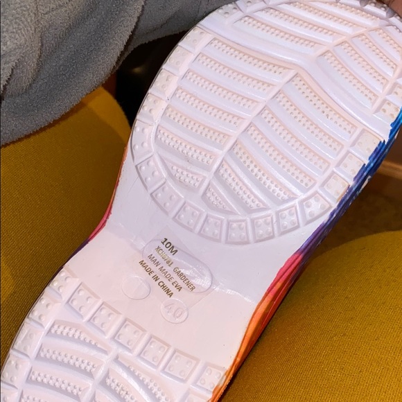 SOLD‼️‼️‼️Cape Robbin Gardener Platform Crocs‼️ - Picture 4 of 4